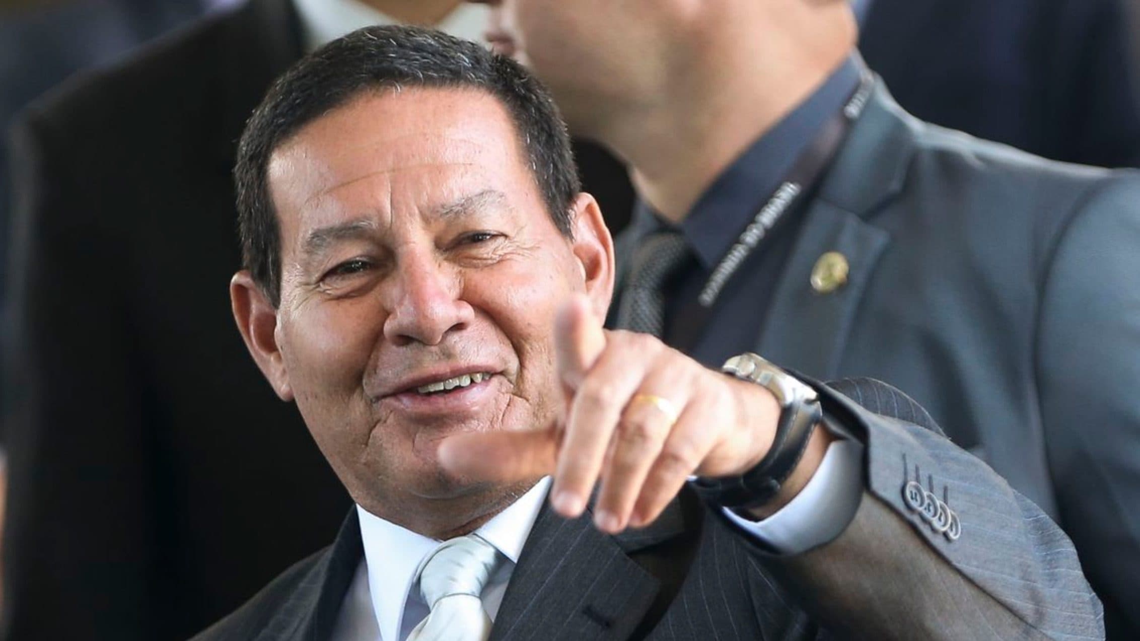 Twitter de Mourão foi invadido para ‘apoiar’ divulgação de mensagens furtadas de Moro