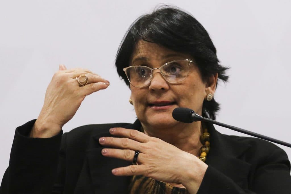 Damares diz que governo vai recorrer de decisão sobre combate à tortura