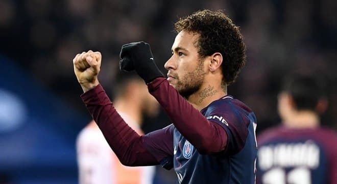 Barcelona oferece R$ 422 milhões e mais dois jogadores por Neymar, diz TV