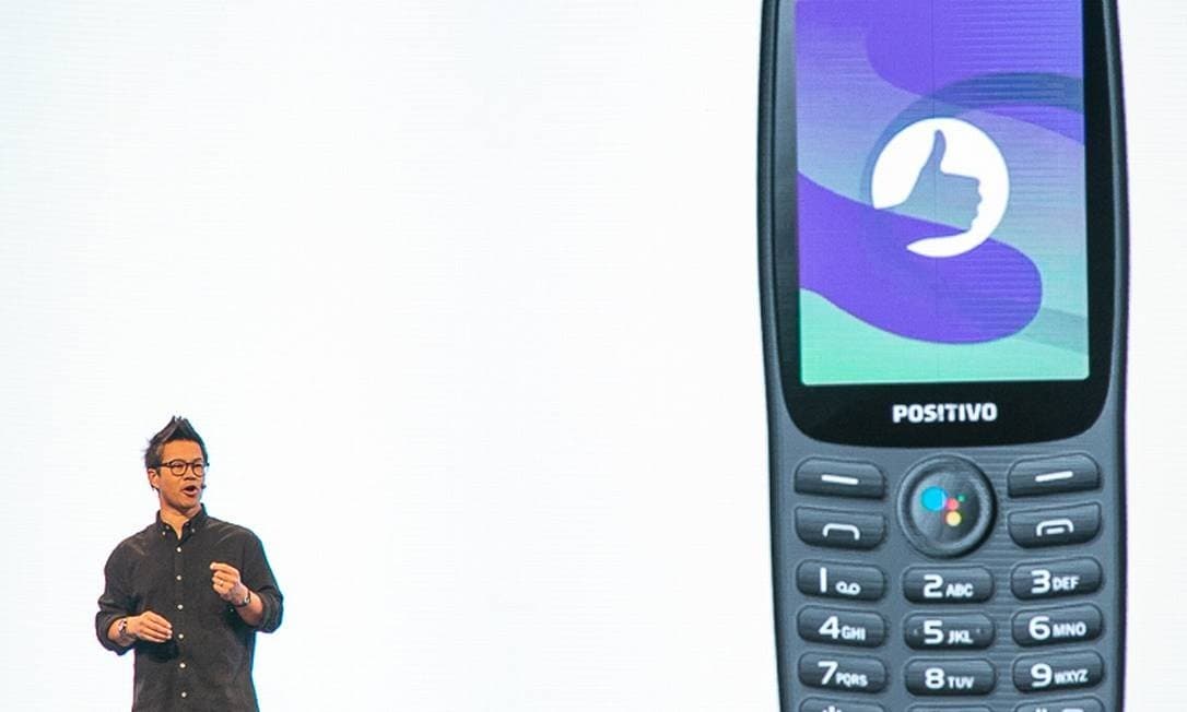 Com modelos sugeridos por R$ 280, celular ‘tijolão' é aposta para atrair quem não se adaptou ao smartphone