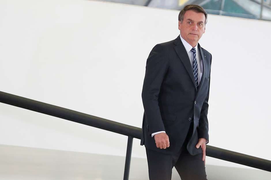 Bolsonaro diz que ONGs podem estar por trás de queimadas na Amazônia