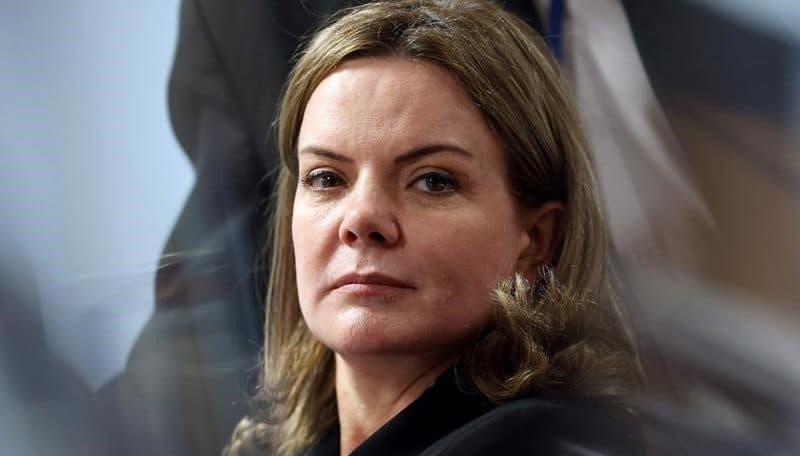 Gleisi diz que filiados ao PT que venceram a Mega-Sena não precisam dar dízimo ao partido