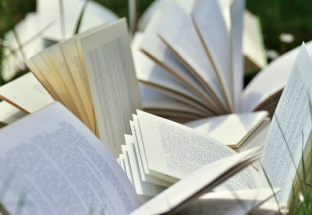 Livros mais vendidos prometem sucesso financeiro e guinada na vida