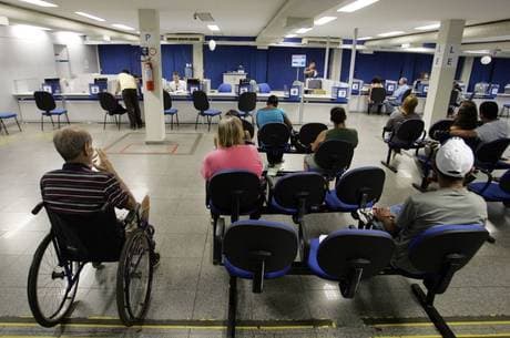 Número de consignados ultrapassa o de aposentados do INSS