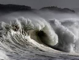 Marinha alerta para "mar grosso" com Ressaca e ondas de até 4 metros, e ventos fortes com mais de 60 km/h no litoral do RN entre esta quarta e quinta
