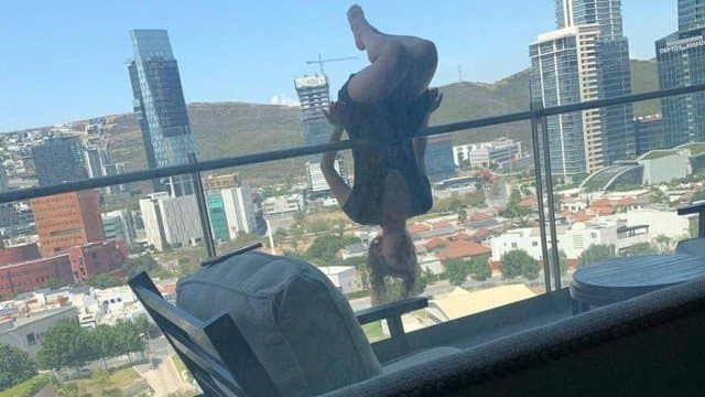 FOTOS: Universitária de 23 anos sobrevive a queda de prédio de 24m ao fazer posição de ioga