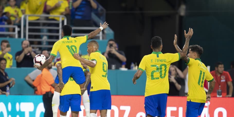 Neymar marca em retorno, mas Brasil fica só no empate com a Colômbia