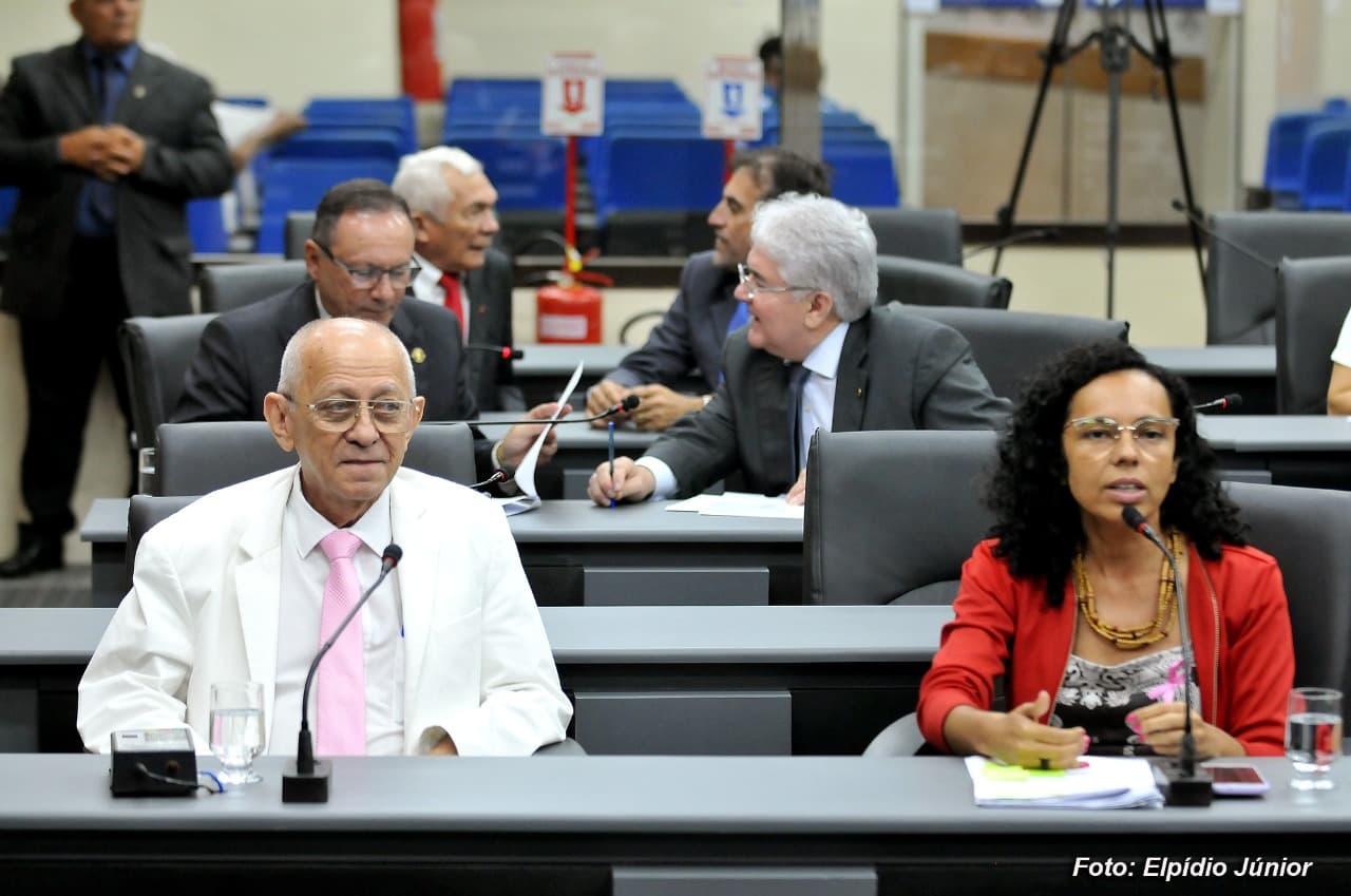 CÂMARA MUNICIPAL DE NATAL: Vereadores aprovam criação do Dia do Cuidador de Animais