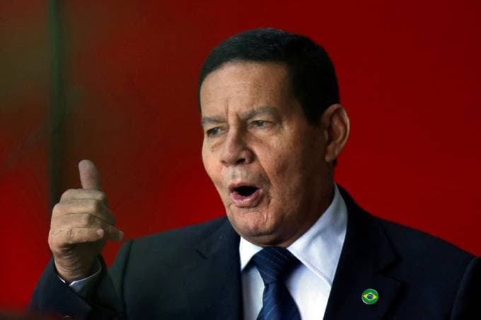 Mourão é condecorado ao penúltimo grau na hierarquia maçônica