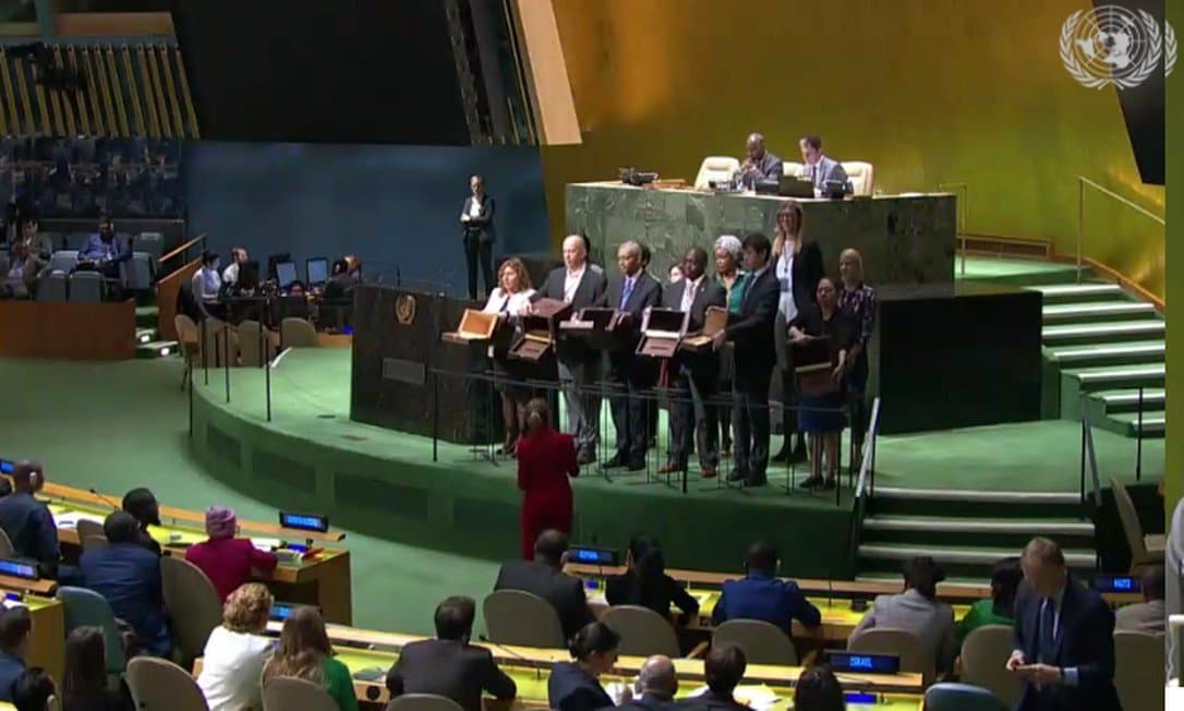 Brasil é reeleito em Conselho de Direitos Humanos da ONU; Damares comemora