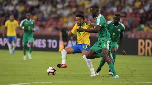 Neymar rebate críticas sobre seleção e critica imprensa: ‘Alvo predileto’