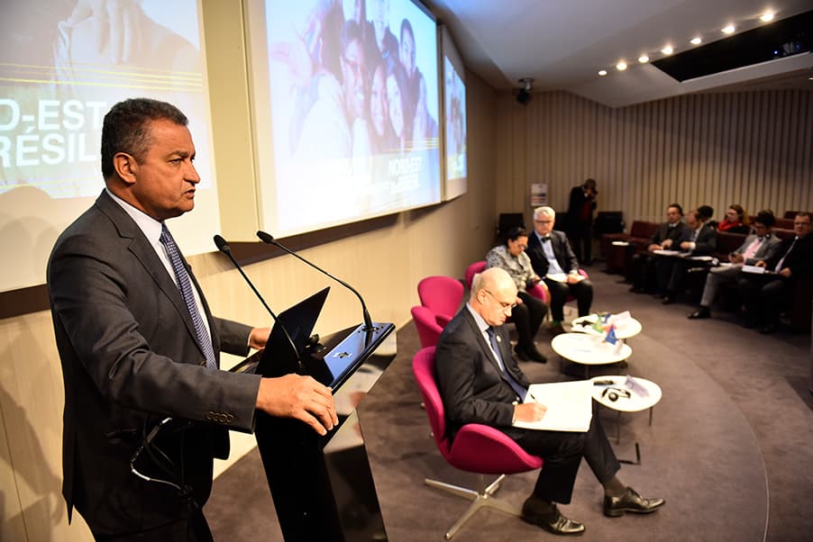 Governadores do Nordeste discutem linhas de crédito com agência francesa