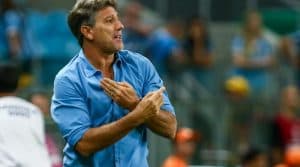 Contrário ao técnico do Santos, Renato Gaúcho convida Bolsonaro para assistir a jogo do Grêmio