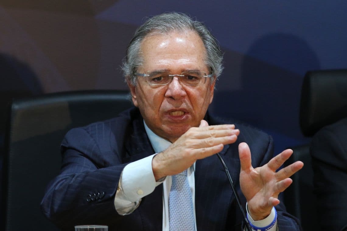 Novos servidores não terão estabilidade automática e serão avaliados de acordo com a carreira, diz Guedes