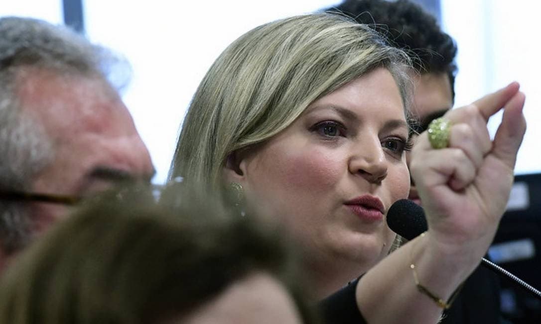 CPMI das Fake News: Joice Hasselmann fala de "gabinete do ódio", acusa Eduardo Bolsonaro de ser um dos líderes de "ataques virtuais" e cita até Olavo de Carvalho