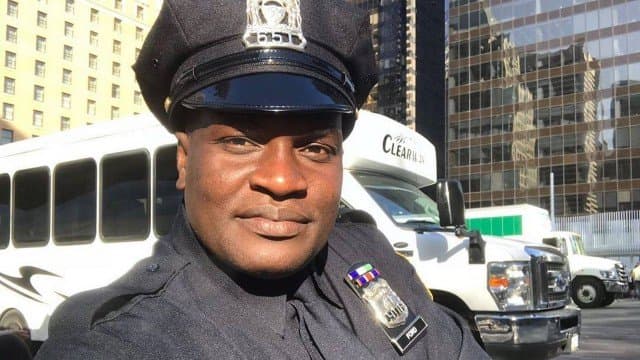 FOTOS: Ex-É o Tchan, Jacaré vive no Canadá desde 2016 e aparece vestido de policial