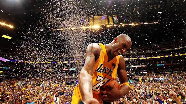 Acidente de helicóptero mata Kobe Bryant, astro da NBA