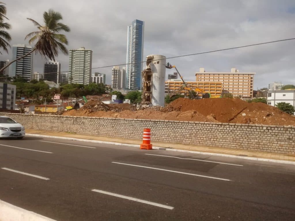 Em até 60 dias, empresa responsável pelo antigo Hotel Reis Magos terá terreno limpo