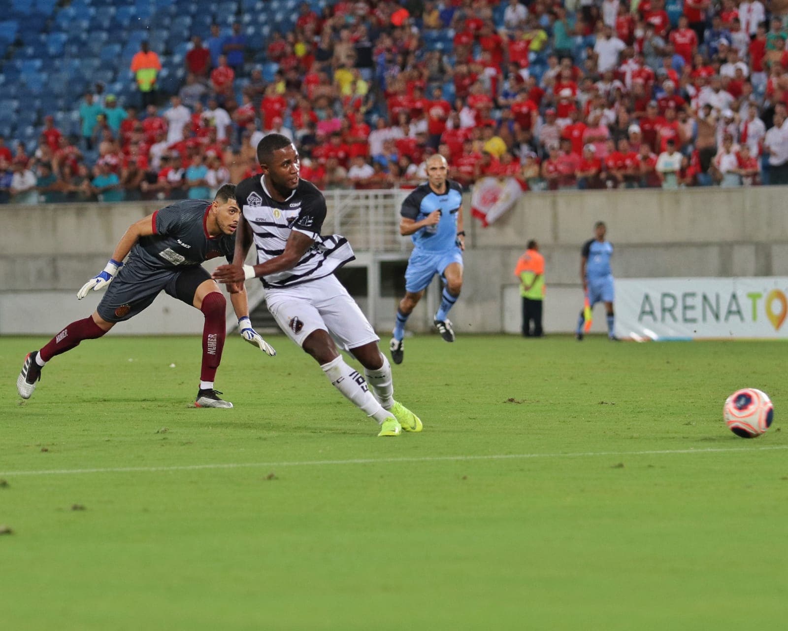ABC: Meia João Paulo, autor de dois gols sobre o América, comemora resultado e mira sequência