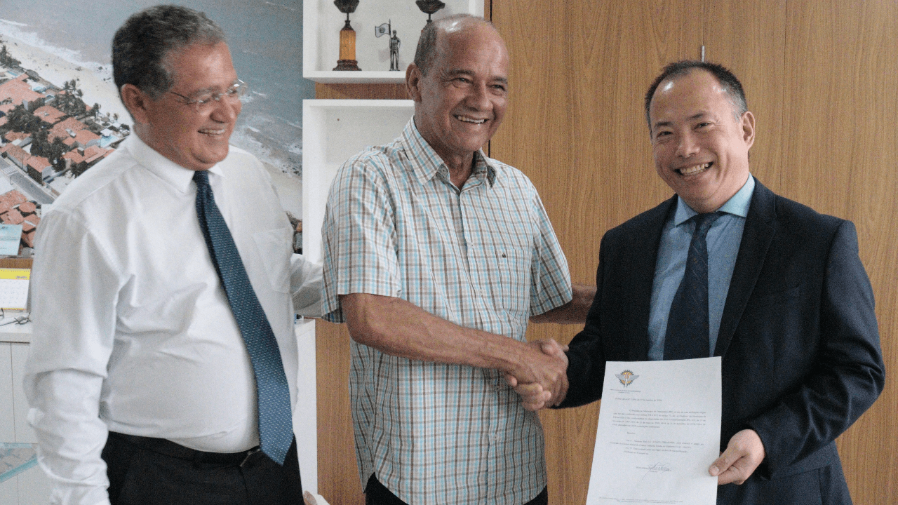 PARNAMIRIM - (FOTOS): Prefeito recebe o novo diretor do Centro Cultural Trampolim da Vitória