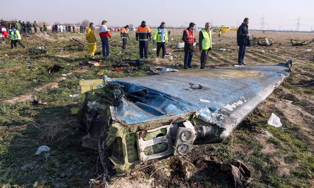 Fonte dos EUA diz que míssil do Irã pode ter abatido acidentalmente avião ucraniano com 176