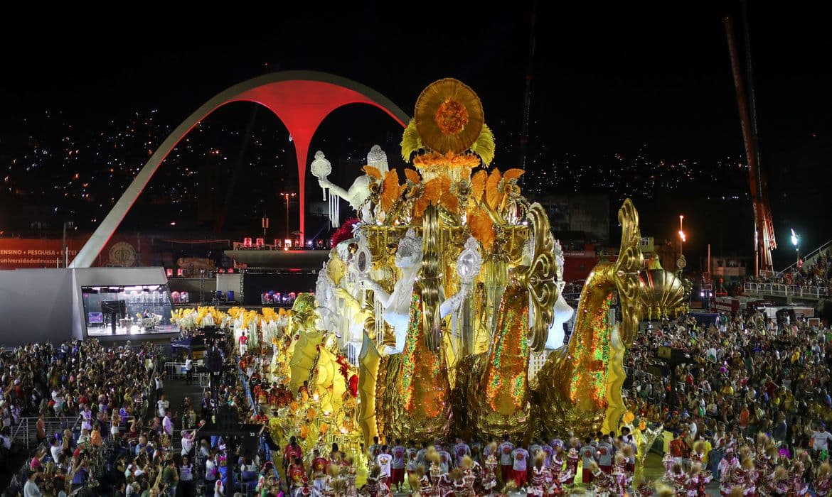 Viradouro é a campeã do carnaval 2020 do Rio