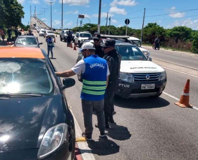 Blitz educativa do Detran trabalha prevenção com foco no Carnaval