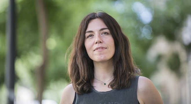 ‘Somos cada vez menos felizes e produtivos porque estamos viciados na tecnologia’, destaca jornalista em livro