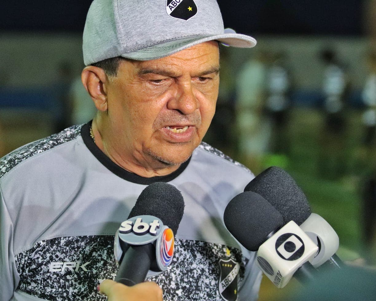 Diá fala em favoritismo do Vasco contra o ABC nesta quinta, pela Copa do Brasil, mas acredita na classificação
