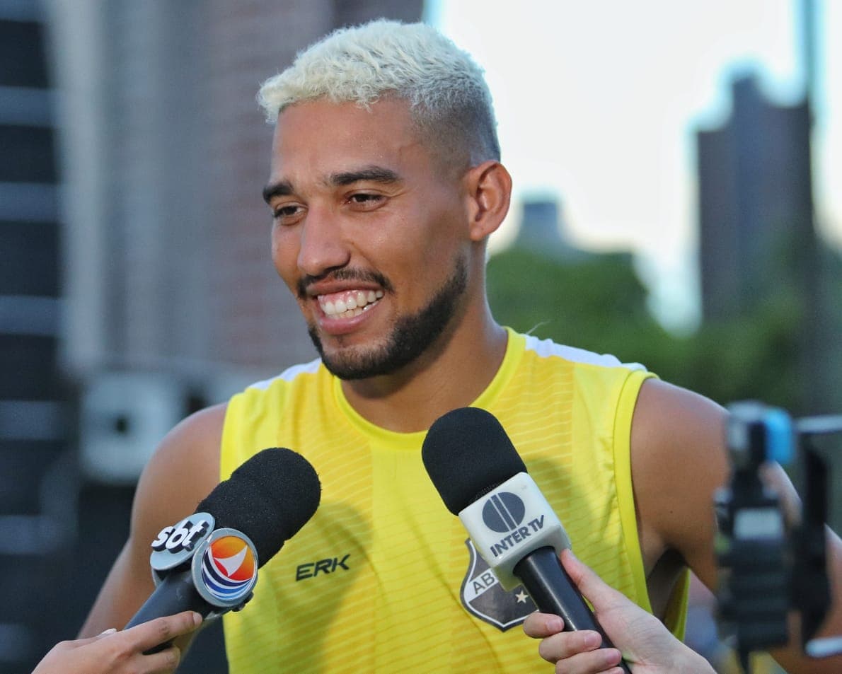 Rafael, goleiro do ABC, mira "grande partida" diante do Vasco, e destaca importância financeira para o clube e visibilidade