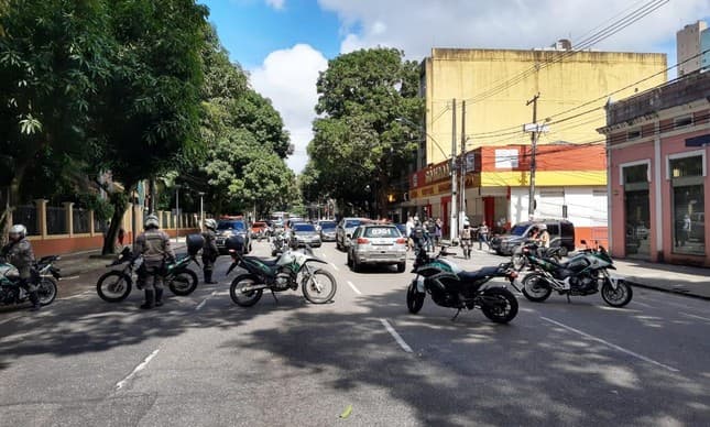 Em Belém, manifestantes pró-Bolsonaro são detidos pela polícia por fazerem carreatas