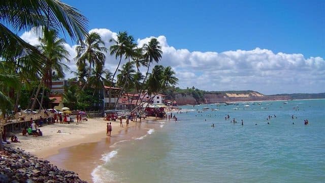 Prefeitura de Tibau vai fechar praias em Pipa, atividades comerciais e controlar circulação de pessoas