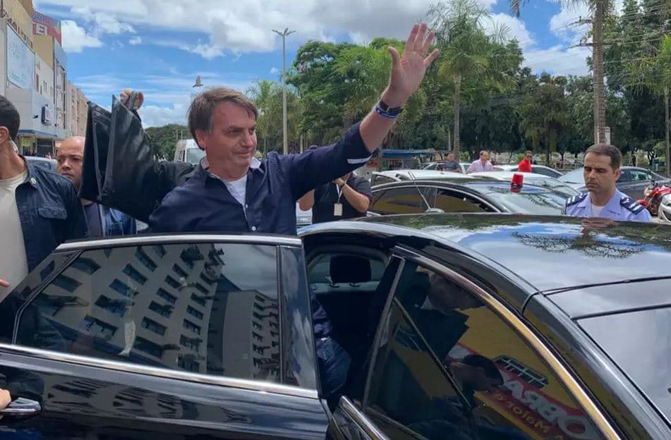 Bolsonaro planeja decreto para autorizar atividades de autônomos