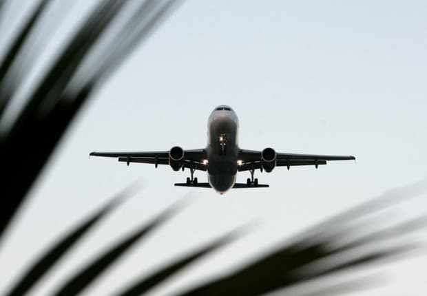 Anac recomenda fim de serviço de bordo em voos dentro do Brasil