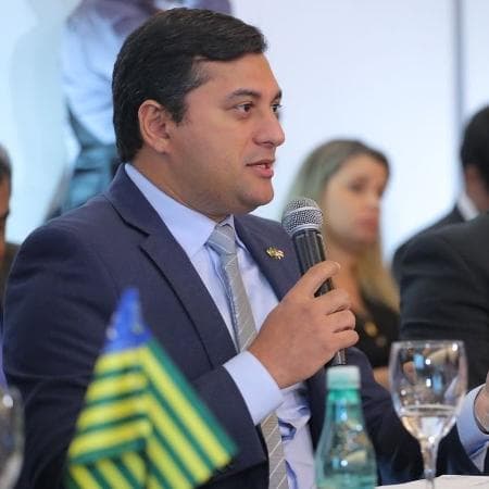AM dispensou economia de R$ 472 mil por respiradores de loja de vinhos