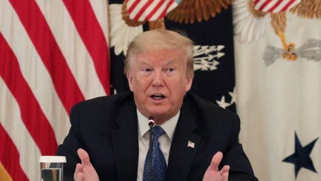 Trump diz que cogita vetar voos do Brasil aos EUA