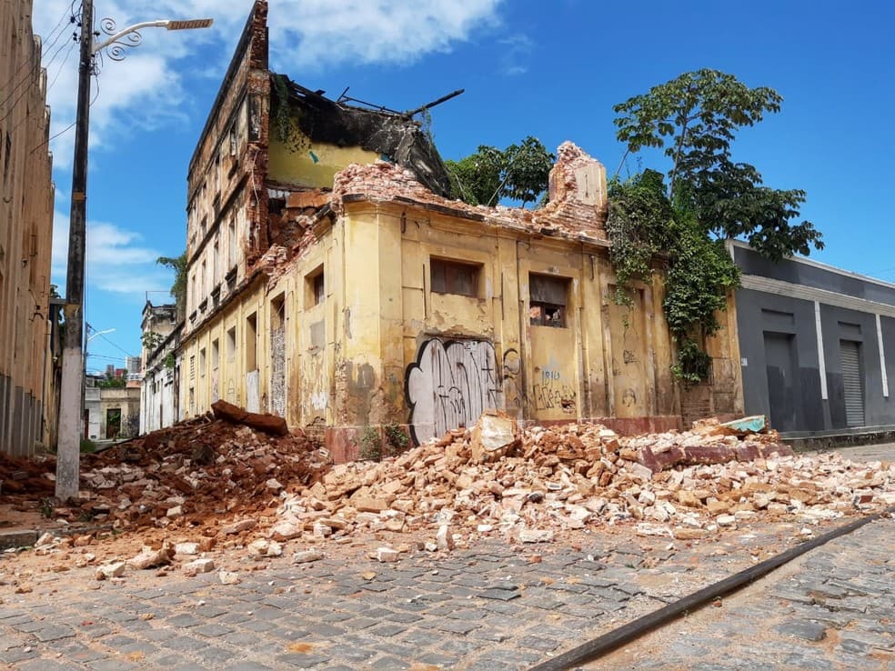 Risco de desabamento atinge 22 prédios na Ribeira, alerta reportagem sobre relatório