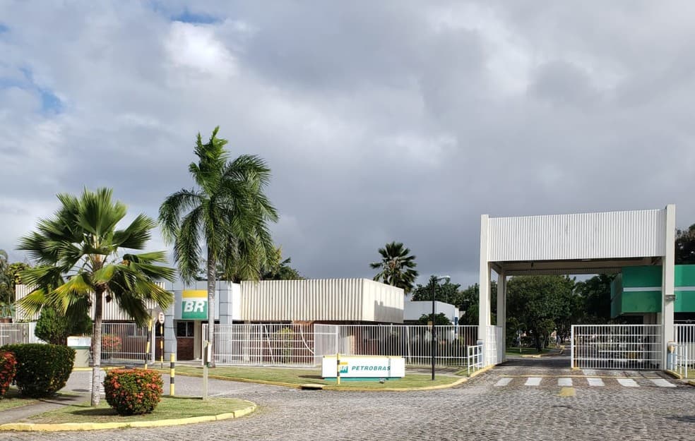 Petrobras anuncia venda de campos de exploração de petróleo em águas rasas do RN (Polo Pescada)