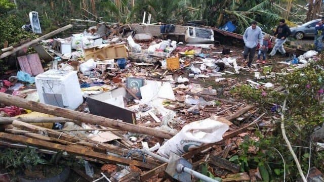 Tornados e temporais causam destruição em Santa Catarina e deixam mais de 800 pessoas desabrigadas