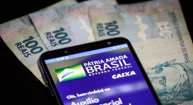 Com novas parcelas, previsão de gasto com Auxílio Emergencial chega a R$ 322 bilhões