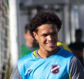 Reginaldo: Corinthians fecha com lateral esquerdo revelação do ABC; alvinegro fica com R$ 1 milhão mais 30% dos direitos econômicos do atleta, segundo imprensa em SP