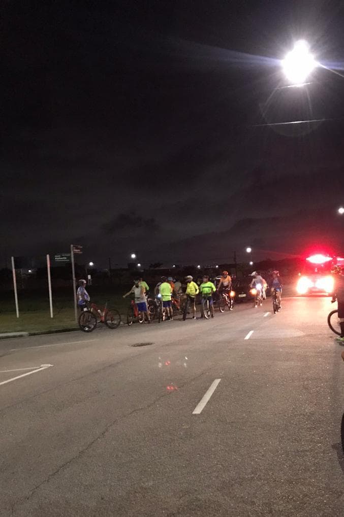 ATUALIZADO: Ciclista tem mal súbito e morre enquanto pedalava em frente ao condomínio Alphaville