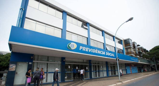 Agências do INSS reabrem segunda com hora marcada e uso de máscara