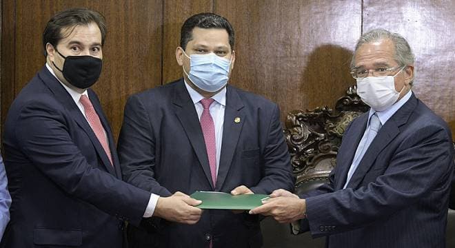 Governo decide enviar reforma tributária inteira ao Congresso