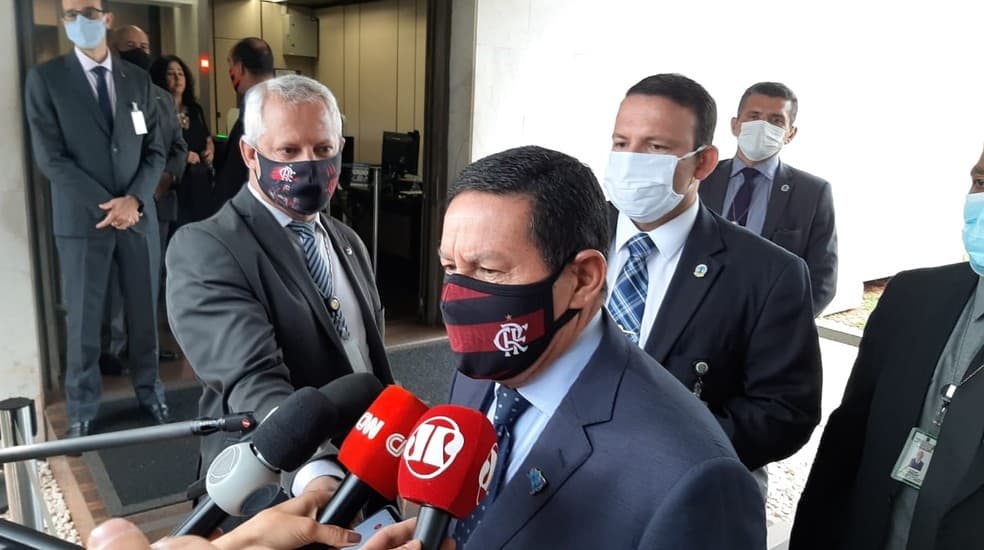 Governo prorrogará presença das Forças Armadas na Amazônia Legal até abril de 2021, diz Mourão