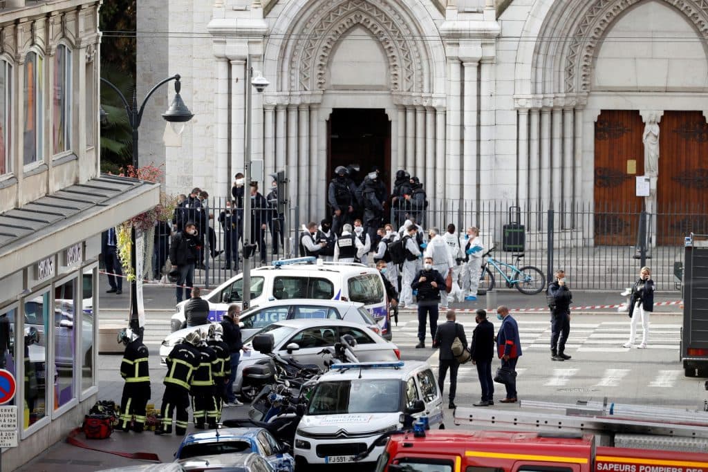 Brasileira está entre os 3 mortos em ataque em Nice, na França