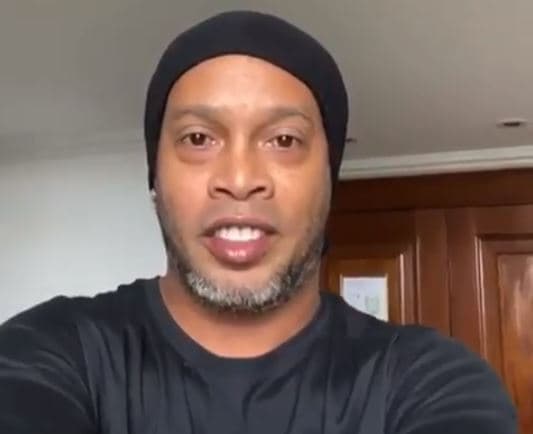 Ronaldinho Gaúcho testa positivo para o coronavírus