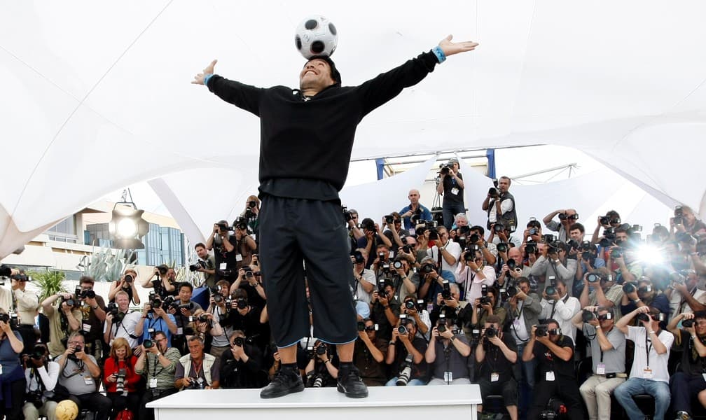 Autópsia aponta que Maradona sofreu infarto enquanto dormia, diz jornal