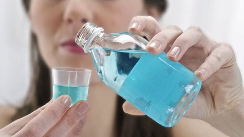 Enxaguantes bucais matam coronavírus em 30 segundos em laboratório, indica pesquisa