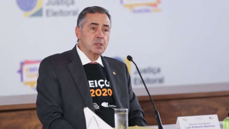 TSE avalia voto online ou por celular já para 2022: "Se algum dos modelos se mostrar confiável, imagino que sim, já possamos implantar em 2022", diz Barroso